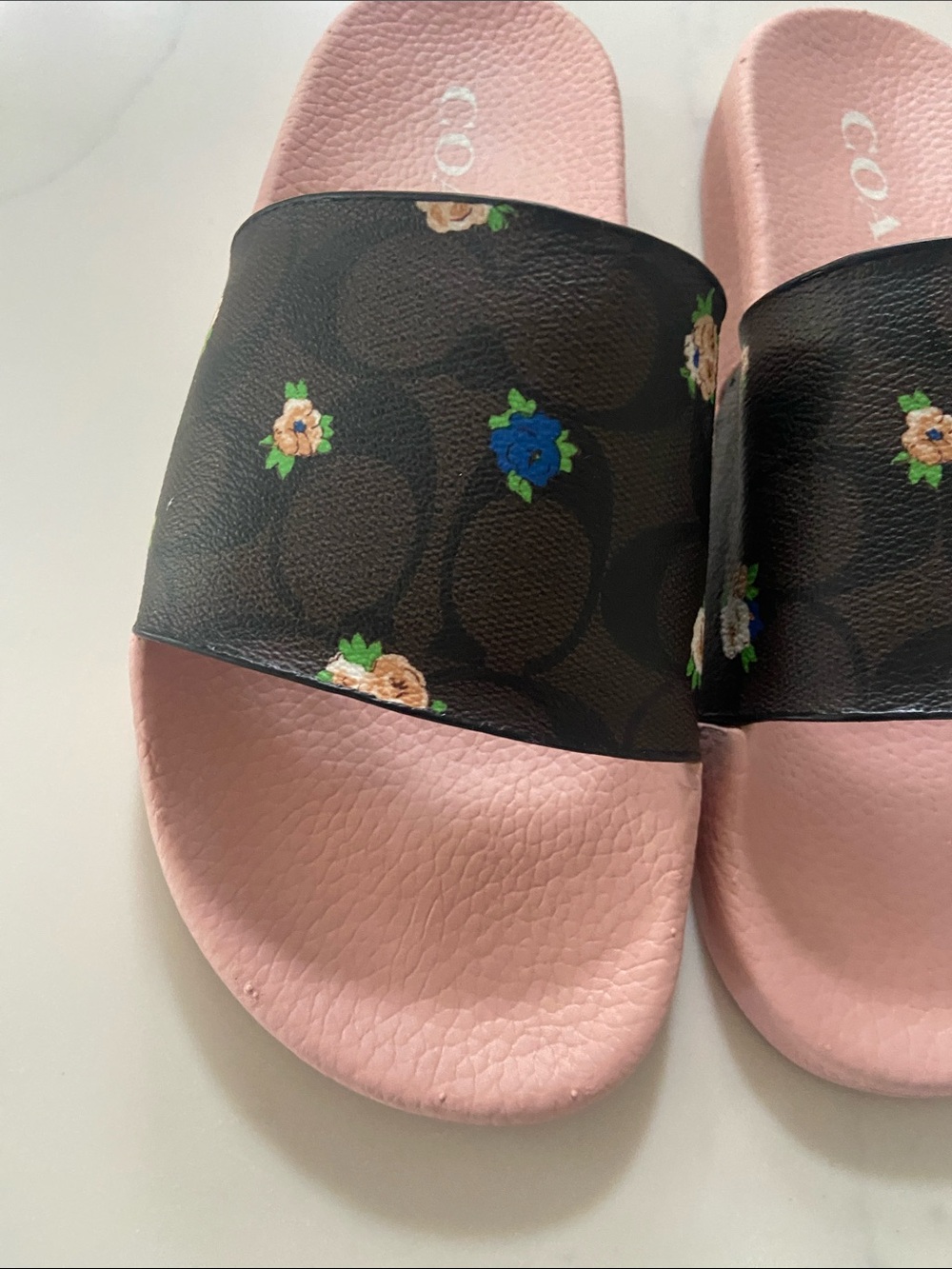 Coach Pink Slide Sandals with Floral-Print Signature Strap - Picture 4 of 15